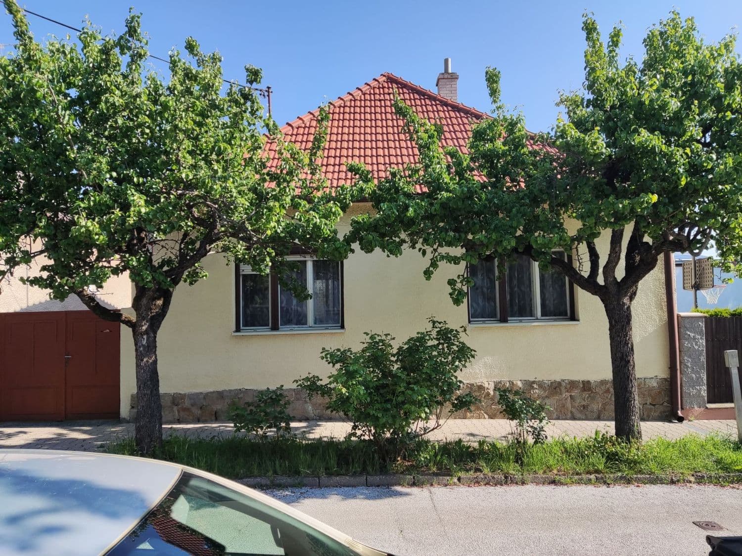 Ponúkame na predaj Rodinný dom na Samovej ul. v DNV - 1