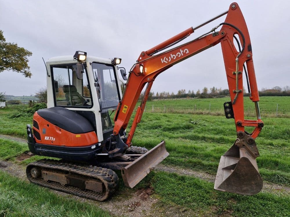 Minibager Kubota KX337 - 1