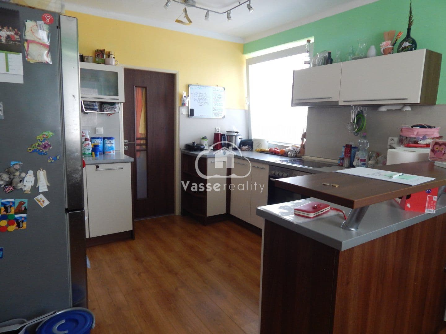Na predaj zrekonštruovaný 3 izb. /80m2/ byt v Hurbanove s garážou. loggiou na 1/2 posch. - 1