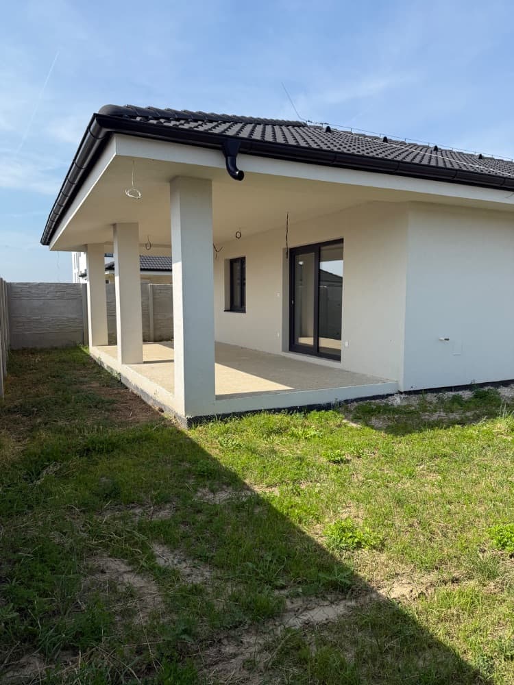 4 izbový rodinný dom Galanta - 1