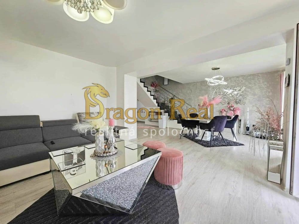 Predaj - 4 Izbový rodinný dom - trebišov - 1
