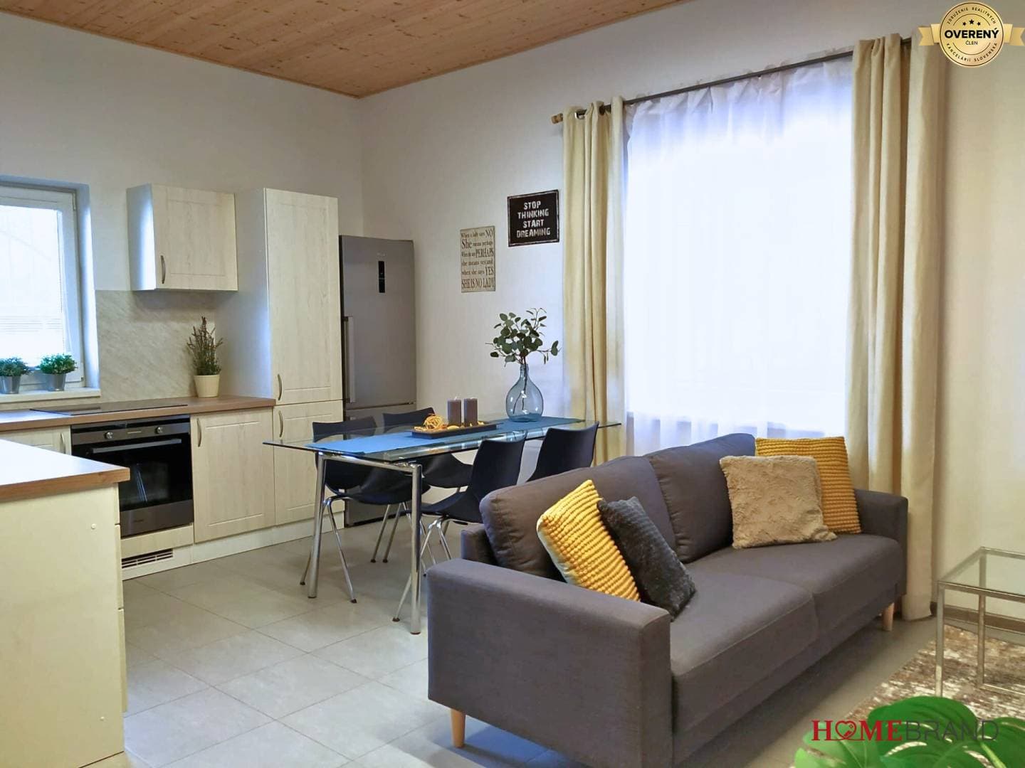 942193_4a2fe9edc6a64236e362a62a78297a85