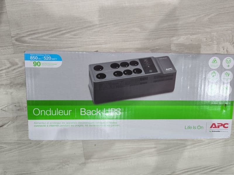 1761644019910-APC-850-VA_520-W