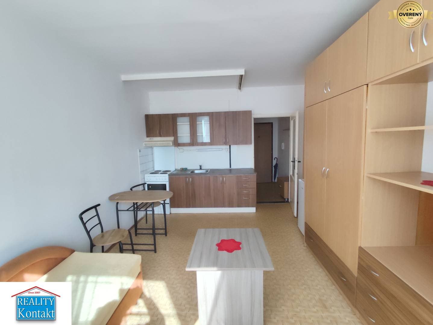 627726_f70c5dde82cf4a37dc78f1398f4ca25f