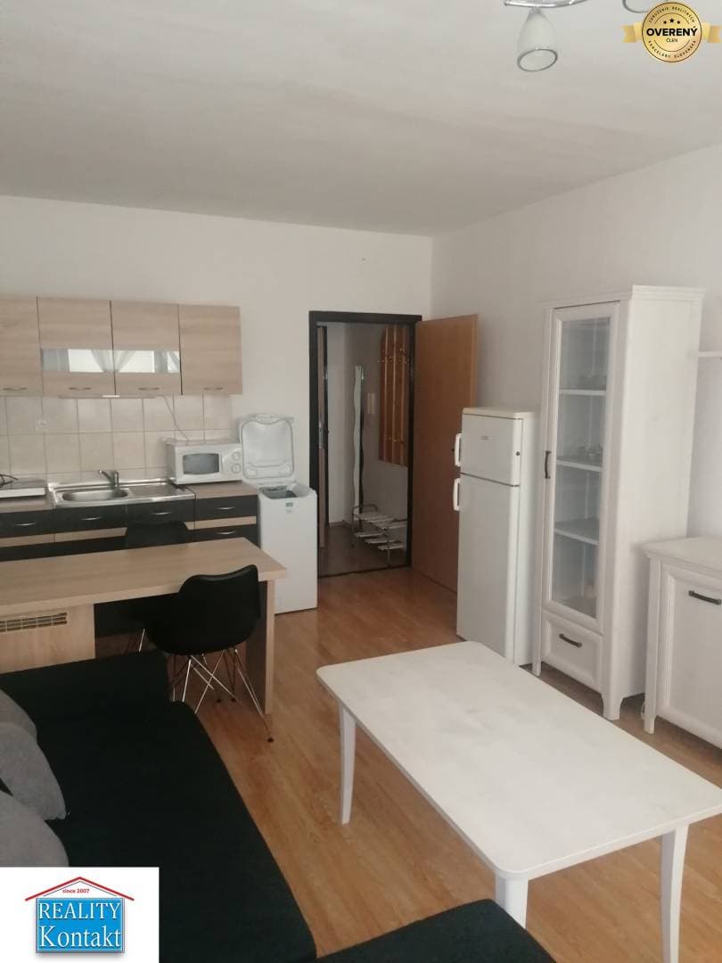 983557_b9bb8c447b8cc1e48c880c06090fb2be