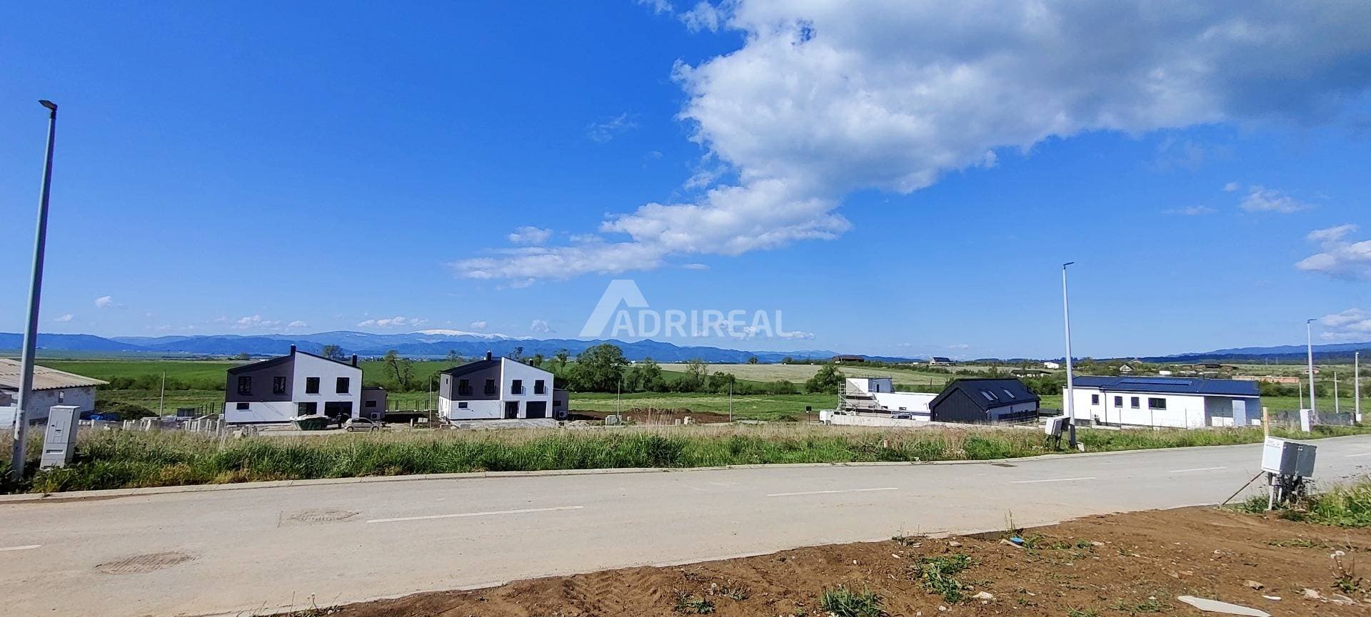 917957_053c4439e8d0a74465208bb4988fdd1a