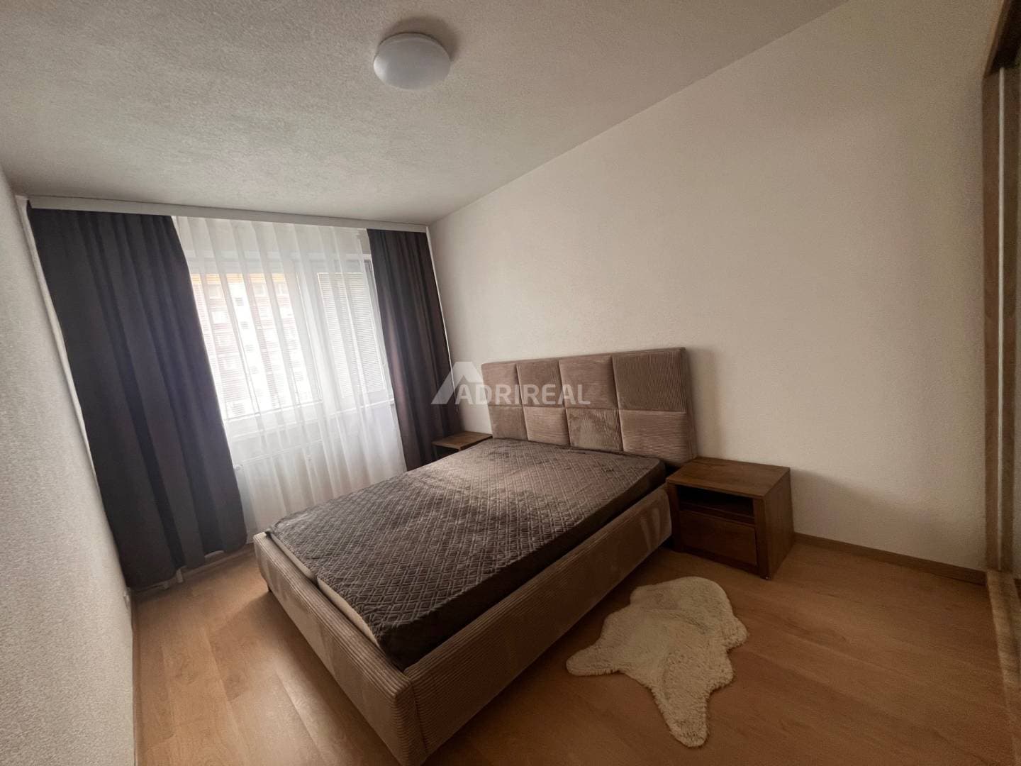 989957_238d41d7bf09fc557173be43c3d00b4e