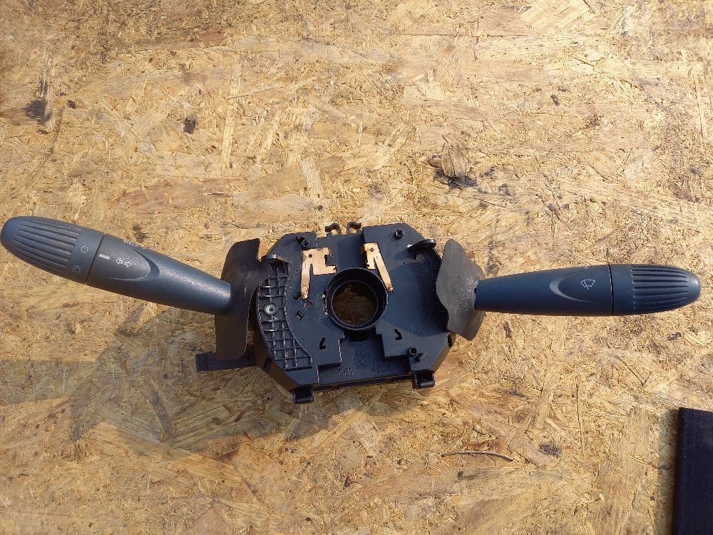 1776682025535-kormánykapcsoló-10.000ft---spínač-volanta--25-eur