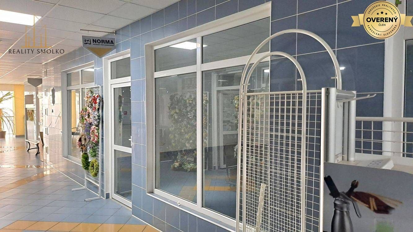 Obchodný priestor v centre mesta Humenné-prenájom - 1