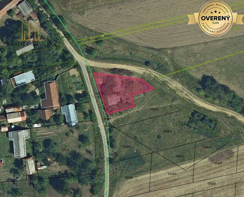 Pozemok pre RD so studňou a prístupom z dvoch strán - 1