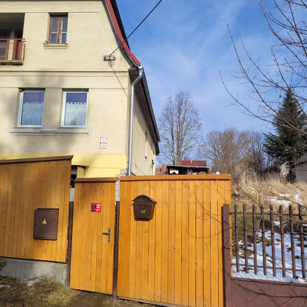Na predaj polovica 2-poschodového domu v Štrbe – 2 samostatné vchody (Skvelá investícia pod Tatrami) - 1